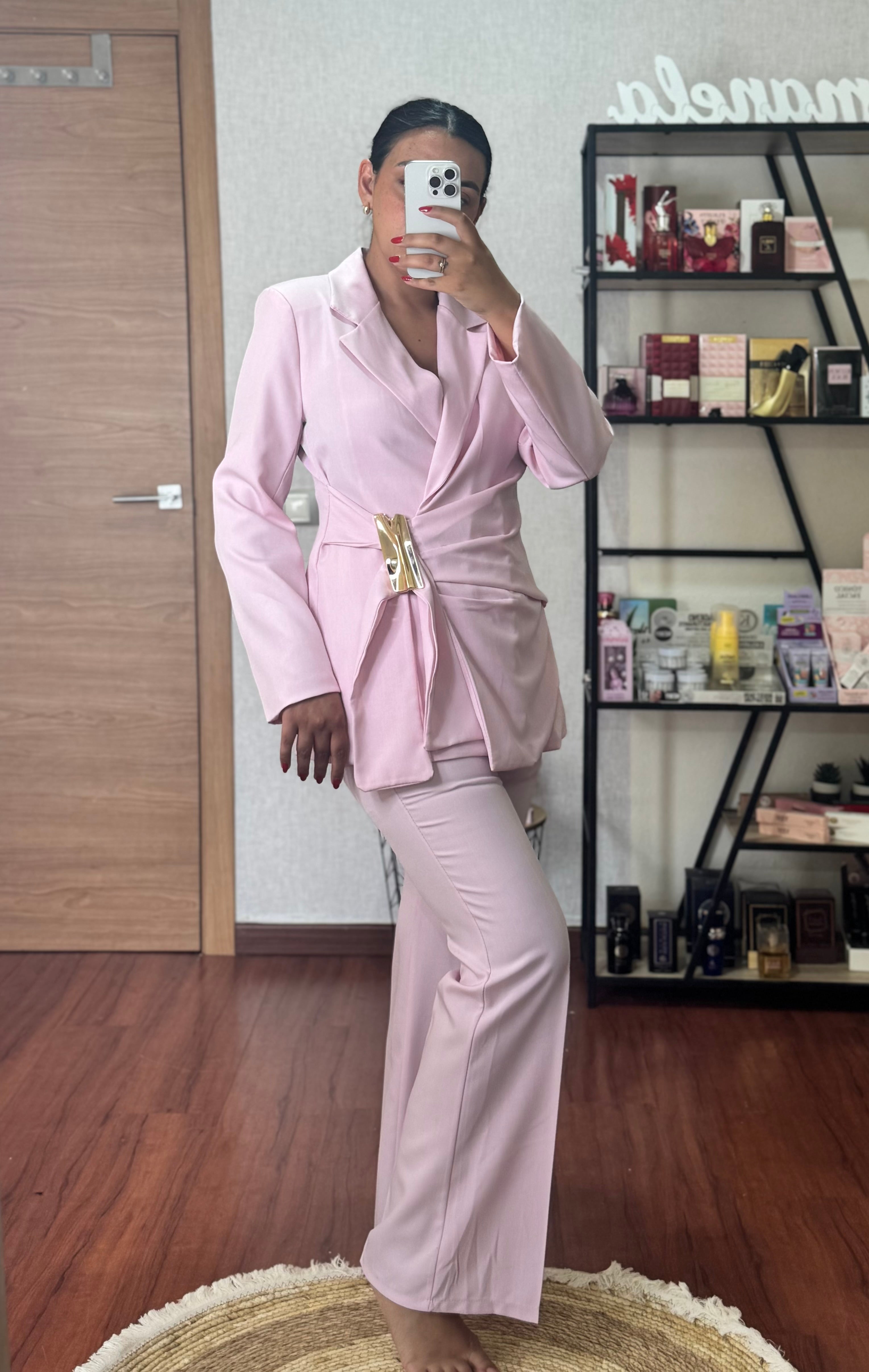 Traje dos piezas rosa
